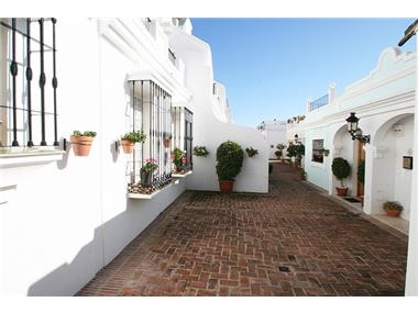 Townhouse for sale in Nueva Andalucia (Andalucia)