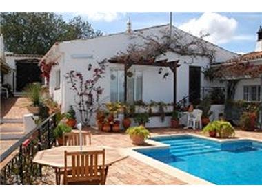 Villa / Townhouse for sale in Sao Bras de Alportel (Faro)