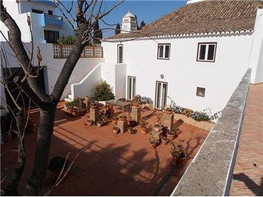 Villa / Townhouse for sale in Mexilhoeira Grande (Faro)