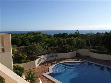 Villa / Townhouse for sale in Praia da Luz (Faro)