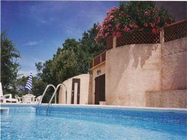 Villa for sale in La Tour-d'Aigues (Provence-Alpes-Cote d'Azur)