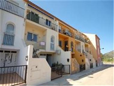 Townhouse for sale in Sagra (Valencia)