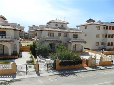 Quad Villa for sale in Campoamor (Valencia)