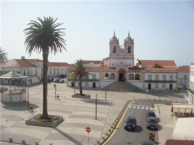 Apartment       for sale in Nazare (Leiria)