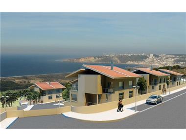 Townhouse - Semi Detached for sale in Nazare (Leiria)