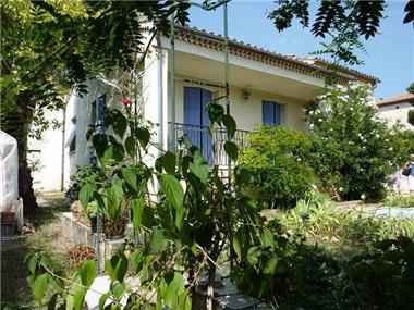 House for sale in Pertuis (Provence-Alpes-Cote d'Azur)
