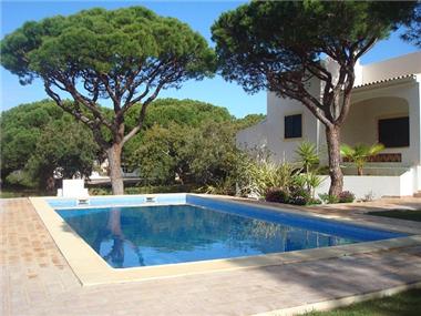 Detached Villa for sale in Quarteira (Faro)