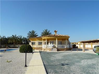 Country Property for sale in Catral (Valencia)