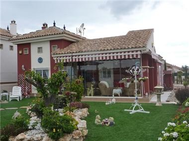 Villa / Detached for sale in Los Montesinos (Valencia)