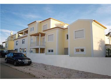 Villa / Townhouse for sale in Praia da Luz (Faro)
