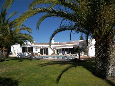 Villa for sale in Serra E Mar (Faro)