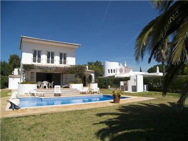 Villa for sale in Carvoeiro (Faro)