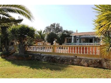 Villa for sale in Alcantarilha (Faro)