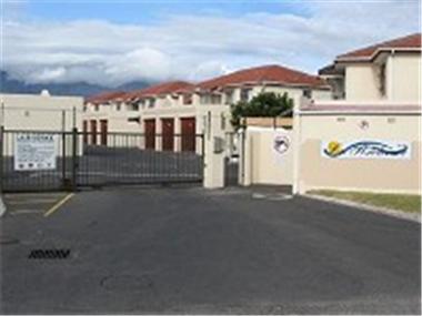 Apartment for sale in Strand (Province of the Western Cape)