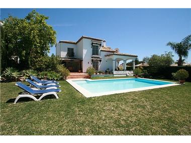 Villa - Detached for sale in Nueva Andalucia (Andalucia)