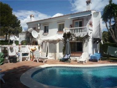 Villa for sale in Calahonda (Andalucia)