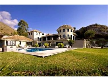 Villa for sale in La Duquesa (Andalucia)