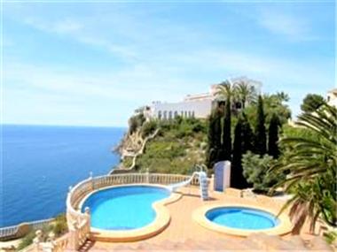 Villa for sale in Cumbre del Sol (Valencia)