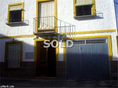 Townhouse for sale in Castillo de Locubin (Andalucia)