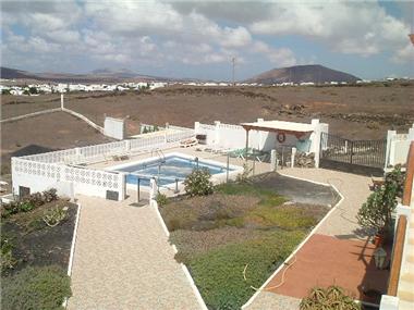 Villa for sale in Tahiche (Canary Islands)