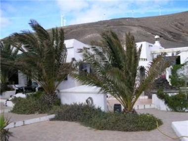 Villa for sale in San Bartolome (Canary Islands)