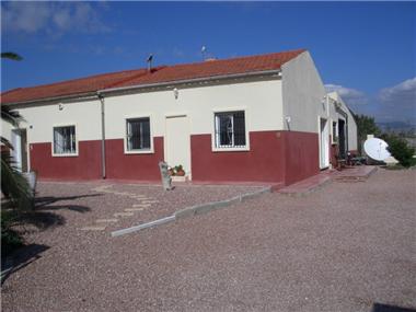 Villa for sale in Catral (Valencia)