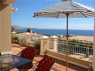 Villa / Townhouse for sale in Praia da Luz (Faro)