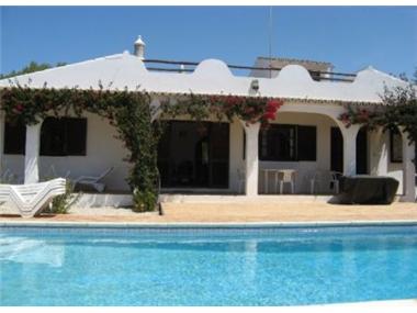 Villa for sale in Boliqueime (Faro)