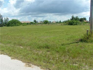 Land for sale in Cape Coral (Florida)