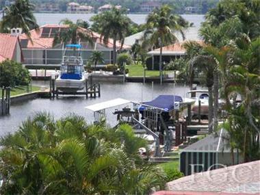 Land for sale in Cape Coral (Florida)