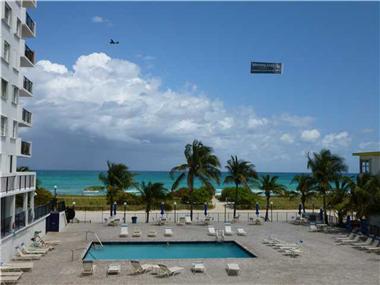 House/villa for sale in Surfside (Florida)