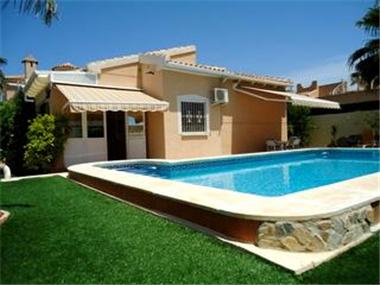Villa for sale in Benijofar (Valencia)