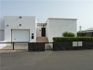 Villa for sale in Playa Blanca (Canary Islands)