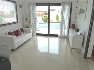 Villa for sale in Playa Blanca (Canary Islands)