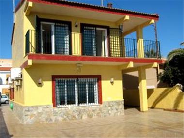 Villa for sale in Torre De La Horadada (Valencia)