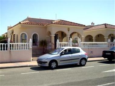 Villa for sale in Algorfa (Valencia)