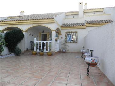 Townhouse for sale in Pilar de la Horadada (Valencia)