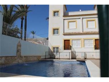 Townhouse for sale in Torremendo (Valencia)