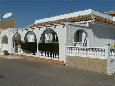 Villa for sale in Los Alcazares (Murcia)