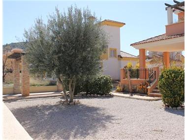Villa for sale in Hondon de las Nieves (Valencia)