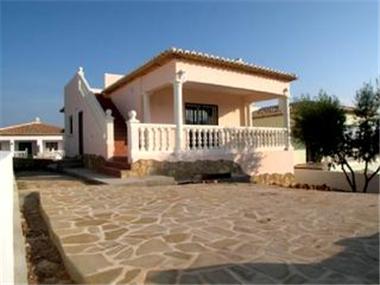 Villa for sale in Rafol de Almunia (Valencia)