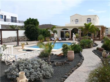 Villa for sale in Costa Teguise (Canary Islands)