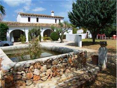 Villa for sale in Jalon (Valencia)