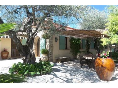 Villa for sale in Saint-Cezaire-sur-Siagne (Provence-Alpes-Cote d'Azur)