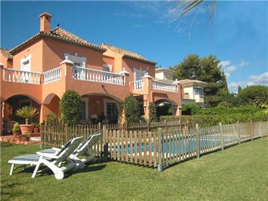 Villa for sale in Las Brisas (Andalucia)