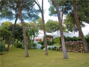 Villa for sale in El Madronal (Andalucia)