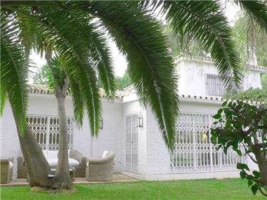 Villa for sale in Las Brisas (Andalucia)