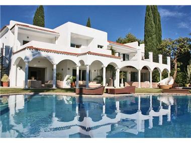 Villa for sale in El Madronal (Andalucia)