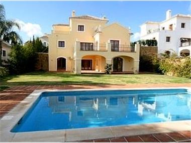 Villa for sale in El Paraiso (Andalucia)
