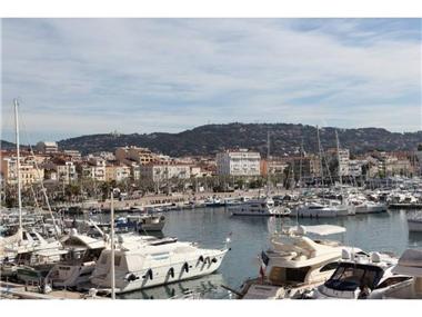 Apartment       for sale in Cannes (Provence-Alpes-Cote d'Azur)